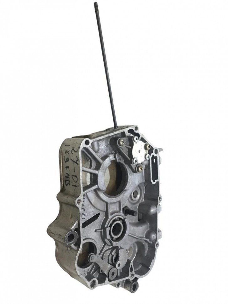 Картер двигателя правый 4т 139FMB (роликовый подшипник вторичного вала d-57 мм)