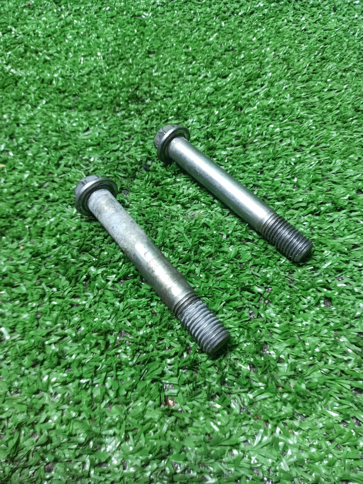 Болты крепления переднего суппорта Suzuki Boulevard M109R VZR 1800