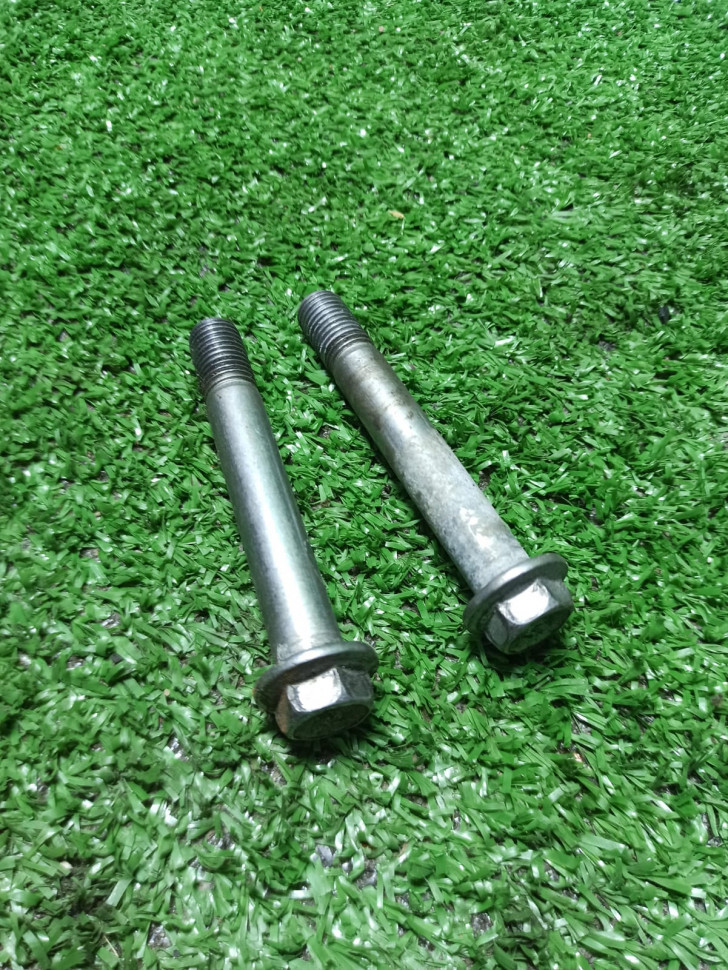 Болты крепления переднего суппорта Suzuki Boulevard M109R VZR 1800 Болты крепления переднего суппорта Suzuki Boulevard M109R VZR 1800