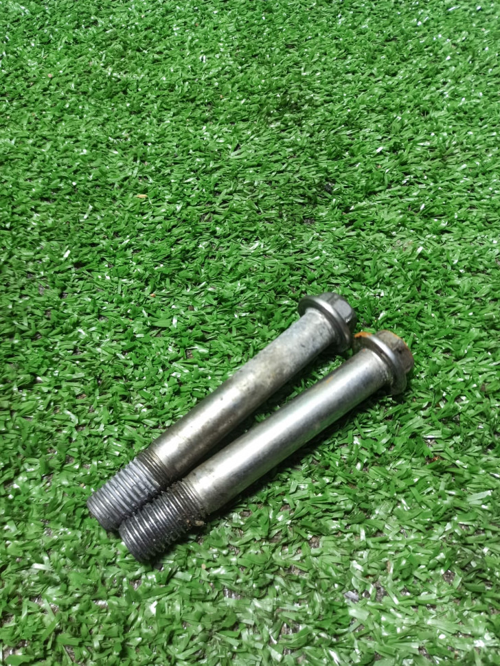 Болты крепления переднего суппорта Suzuki Boulevard M109R VZR 1800 Болты крепления переднего суппорта Suzuki Boulevard M109R VZR 1800