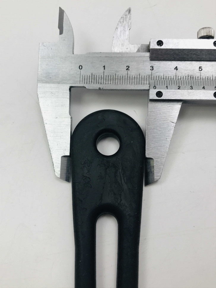 Ремешок капота Тайга снегоход С40700105 Ремешок капота Тайга снегоход С40700105