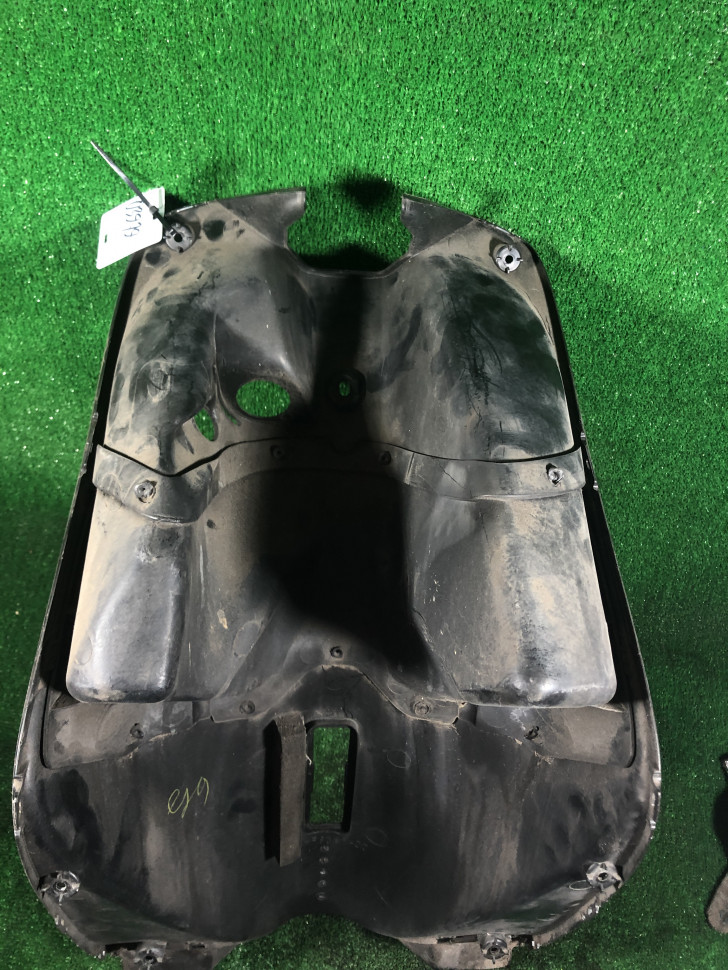 Облицовка передняя внутренняя карман Yamaha Jog SA16J