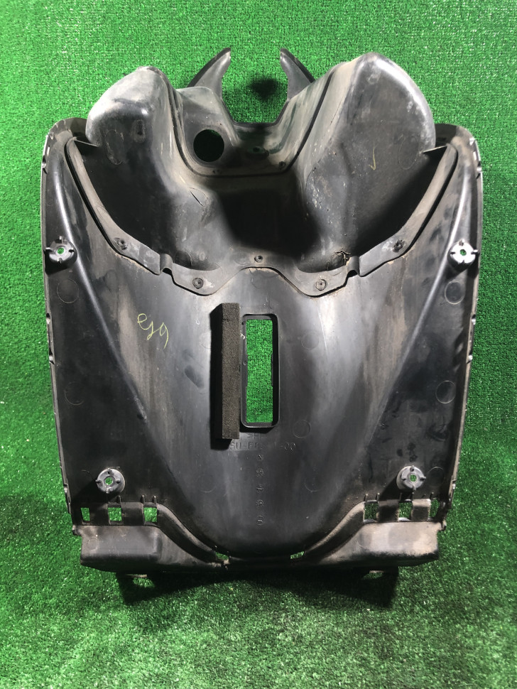 Облицовка передняя внутренняя карман Yamaha Jog SA16J