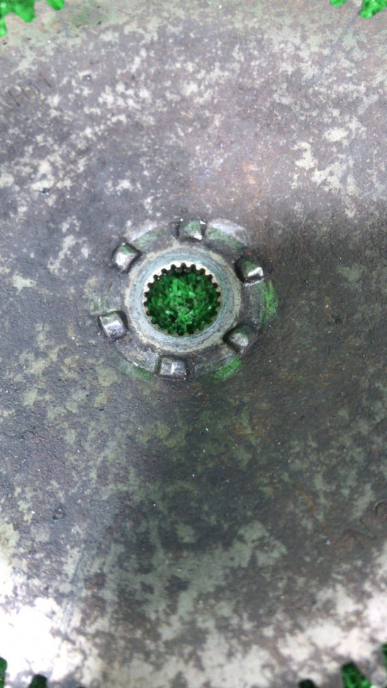 Наружный шкив вариатора с гайкой (Щека) Honda AF-18 оригинал Наружный шкив вариатора с гайкой (Щека) Honda AF-18 оригинал