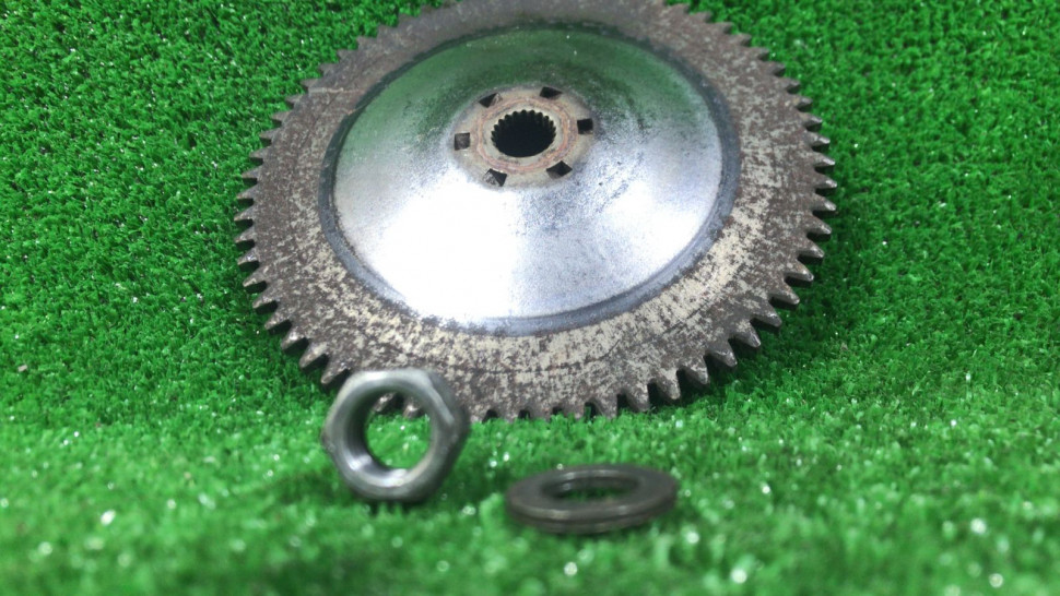Наружный шкив вариатора с гайкой (Щека) Honda AF-18 оригинал