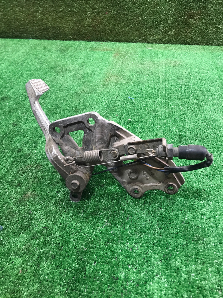 Педаль тормоза в сборе Kawasaki ZZR-400