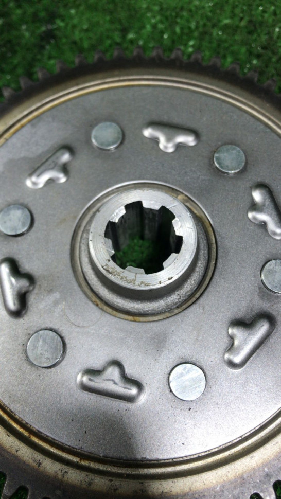 Шестерня главной передачи Маховик 153 FMI 67 зубьев Шестерня главной передачи Маховик 153 FMI 67 зубьев