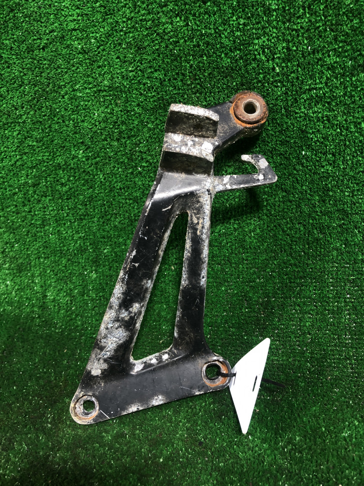 Кронштейн правый пассажирской подножки Racer RC250CK