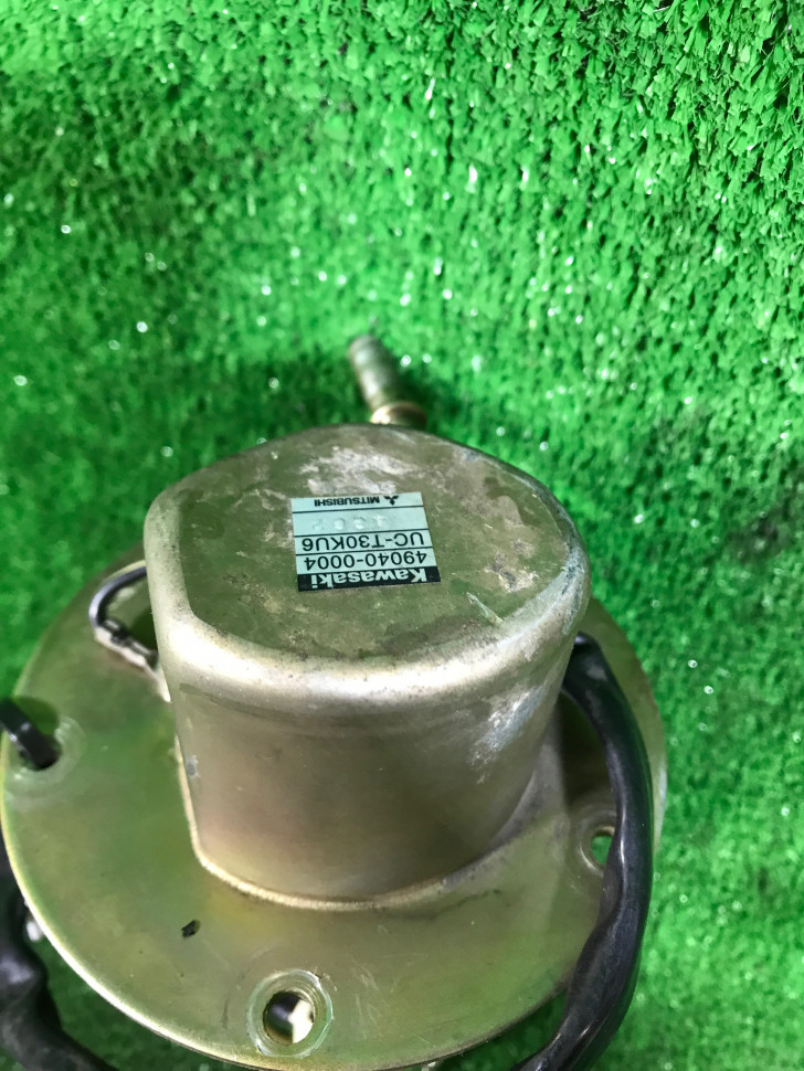 Топливный насос Kawasaki ZX1000 Ninja ZX-10R 2004 49040-0004