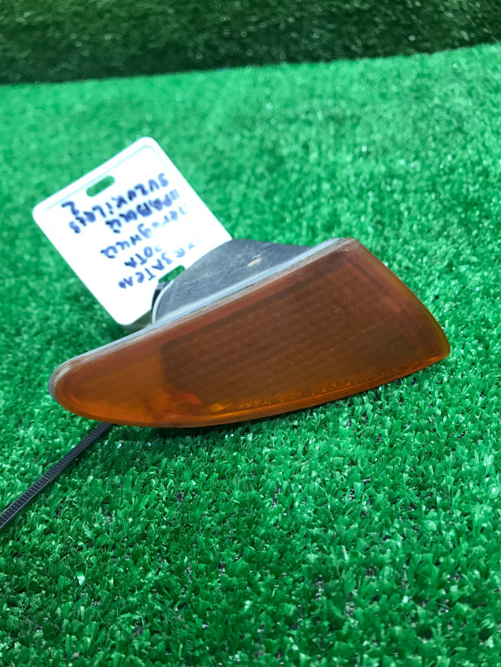 Указатель поворота передний правый Suzuki Lets 2