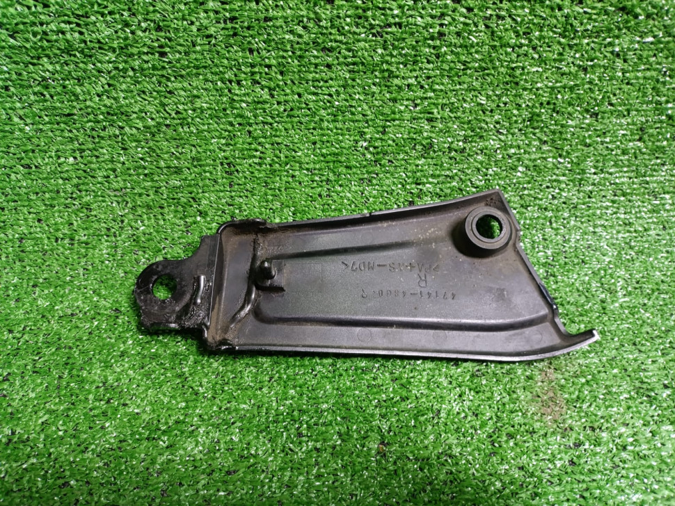 Облицовка боковая нижняя правая Suzuki Boulevard M109R VZR 1800 есть трещина