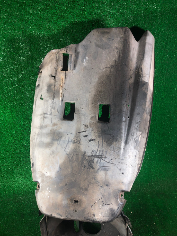 Поддон подклювник Yamaha Jog SA-16J Оригинал Поддон подклювник Yamaha Jog SA-16J Оригинал