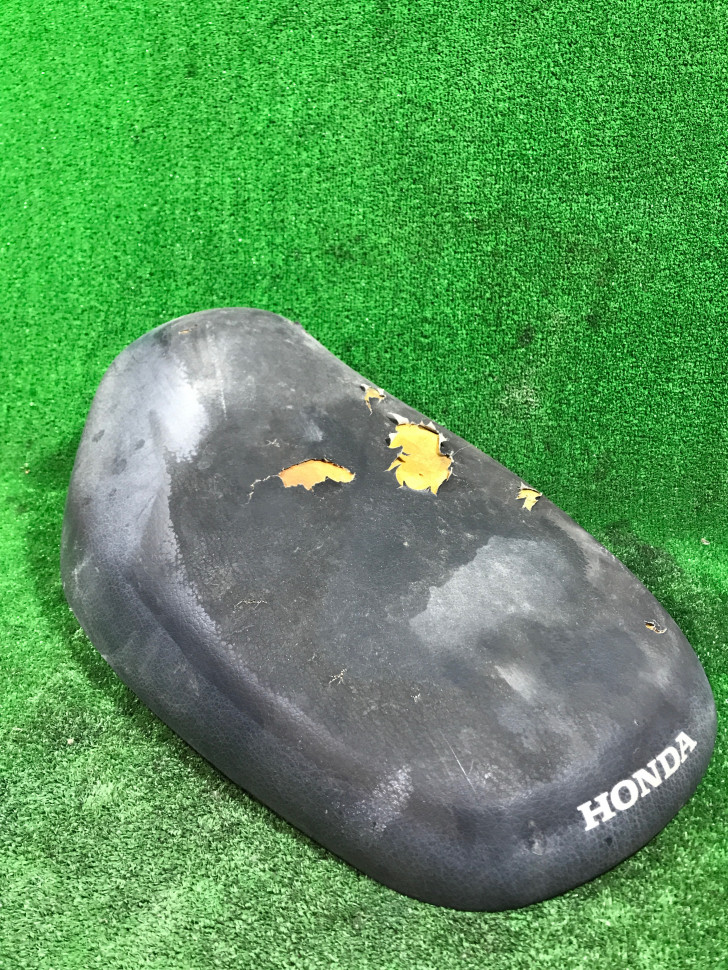 Сиденье ''Седло'' Honda Dio AF-56 порвано Сиденье ''Седло'' Honda Dio AF-56 порвано