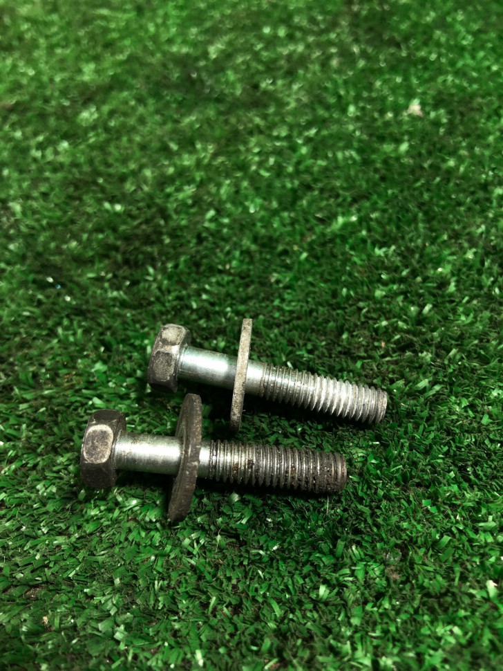 Болты крепления воздушного фильтра Honda Dio AF-34/35