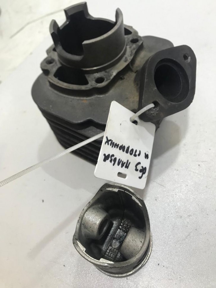 Цилиндро-поршневая группа Honda Lead-100 (JF-06) (без пальца и стопорных колец) Цилиндро-поршневая группа Honda Lead-100 (JF-06) (без пальца и стопорных колец)