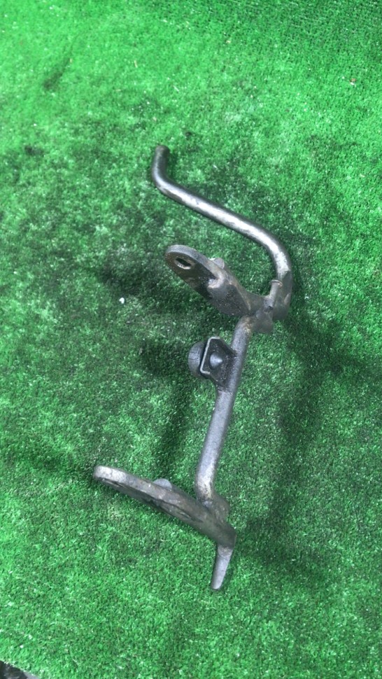 Подножка стояночная центральная Suzuki AD-50 Sepia ZZ Подножка стояночная центральная Suzuki AD-50 Sepia ZZ