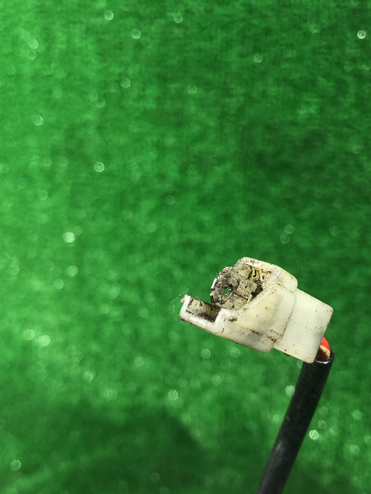 Электростартер Suzuki Lets обломан разьем