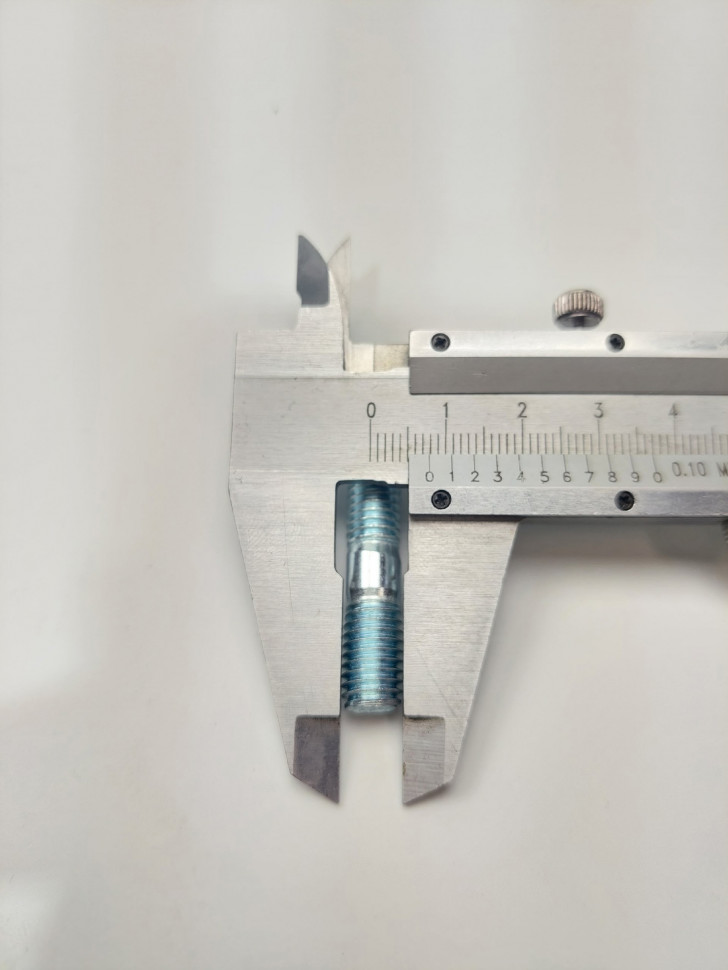 Шпильки 2шт (M8, L-34мм)