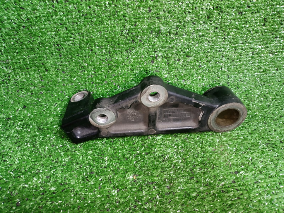 Кронштейн заднего суппорта Suzuki Boulevard M109R VZR 1800