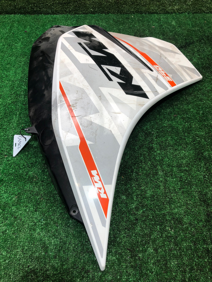 Облицовка боковая левая KTM 390RC