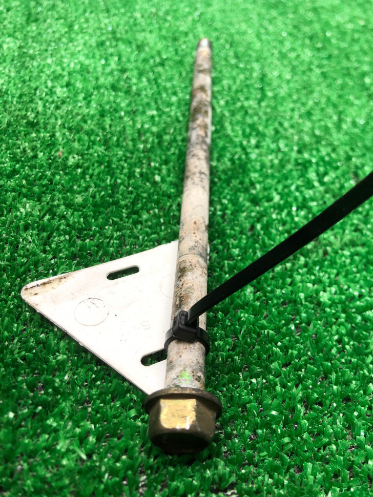 Ось крепления двигателя Honda Dio AF-56 Ось крепления двигателя Honda Dio AF-56