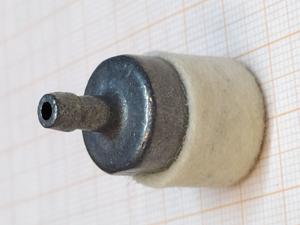 Фильтр топливный бензопилы (L-22mm, h-16,8mm, d=5,2mm)