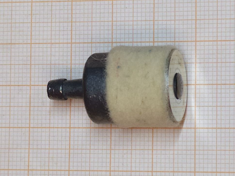 Фильтр топливный бензопилы (L-22mm, h-16,8mm, d=5,2mm)