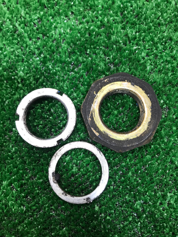 Гайки траверсы Suzuki Lets2