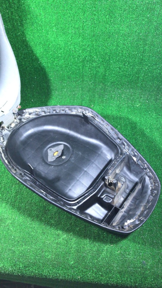 Сиденье в сборе с багажником Honda Tact AF-24 Сиденье в сборе с багажником Honda Tact AF-24