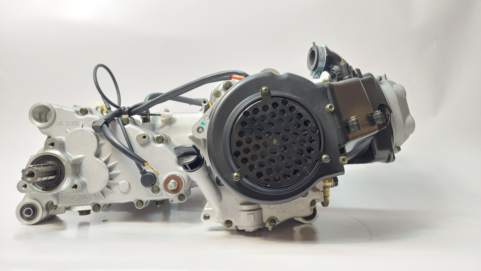 Двигатель скутера в сборе 1Р57QMJ-D, ATV 150-GY6 (маслянный радиатор, 2 шланга армированных)