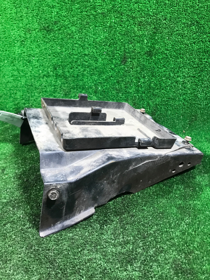 Подкрылок Kawasaki ZZR 400 Оригинал битый