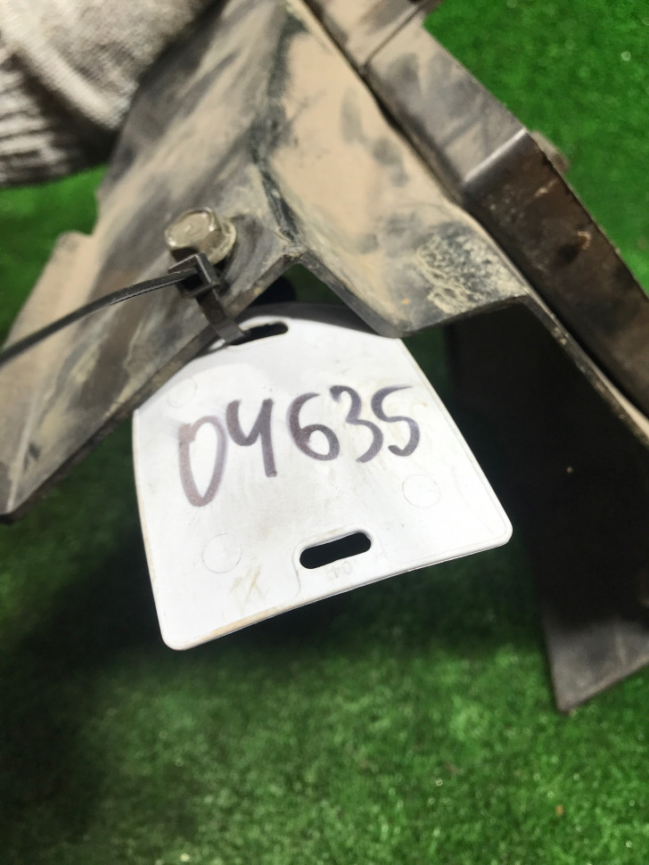 Подкрылок Kawasaki ZZR 400 Оригинал битый