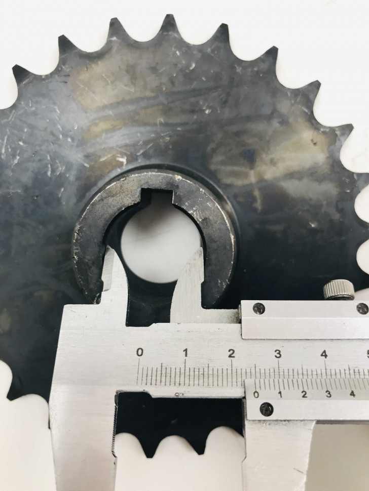 Звезда ведомая большая мотобуксировщик Z26 d25мм шаг 15,875 шпонка 8мм Звезда ведомая большая мотобуксировщик Z26 d25мм шаг 15,875 шпонка 8мм