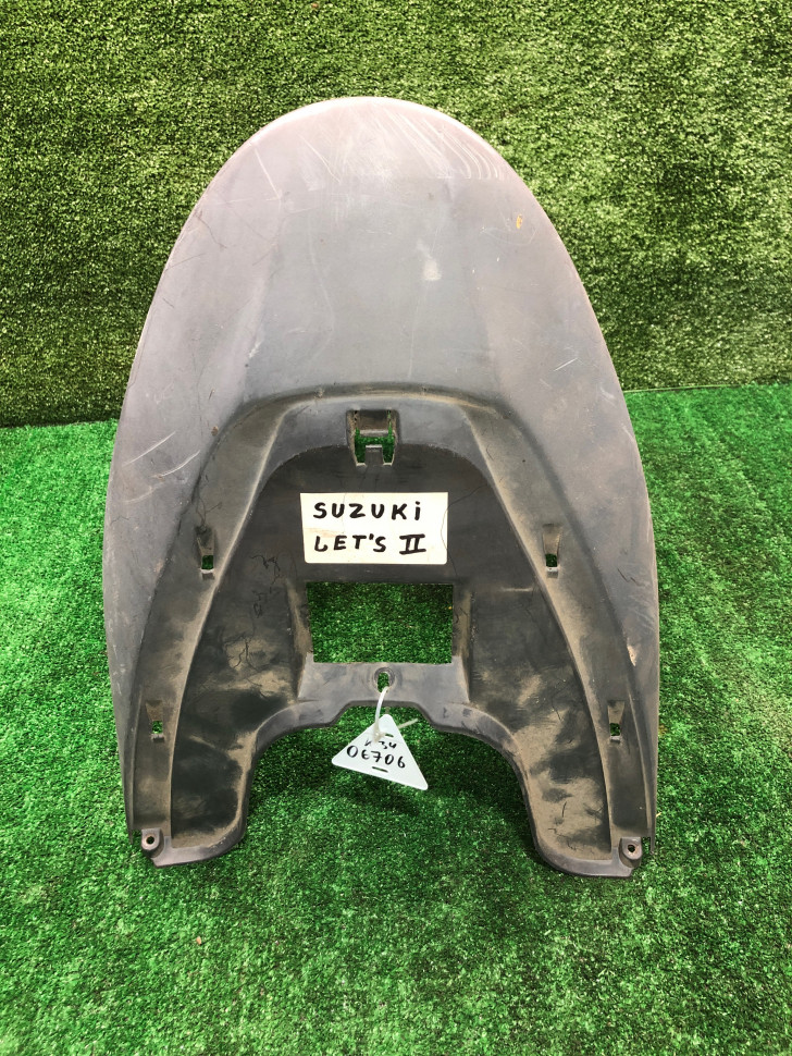 Облицовка передняя нижняя Suzuki Lets2
