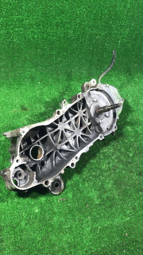 Картер двигателя в сборе с редуктором Honda DIO AF18/24/27/28 Tact Giorno (толстый вал)