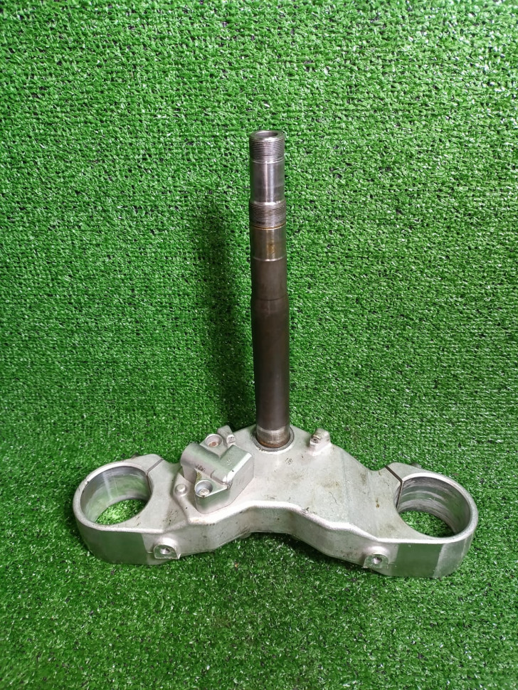 Траверса нижняя Suzuki Boulevard M109R VZR 1800 Траверса нижняя Suzuki Boulevard M109R VZR 1800