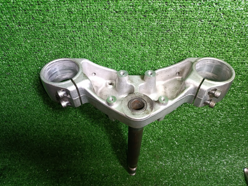 Траверса нижняя Suzuki Boulevard M109R VZR 1800 Траверса нижняя Suzuki Boulevard M109R VZR 1800