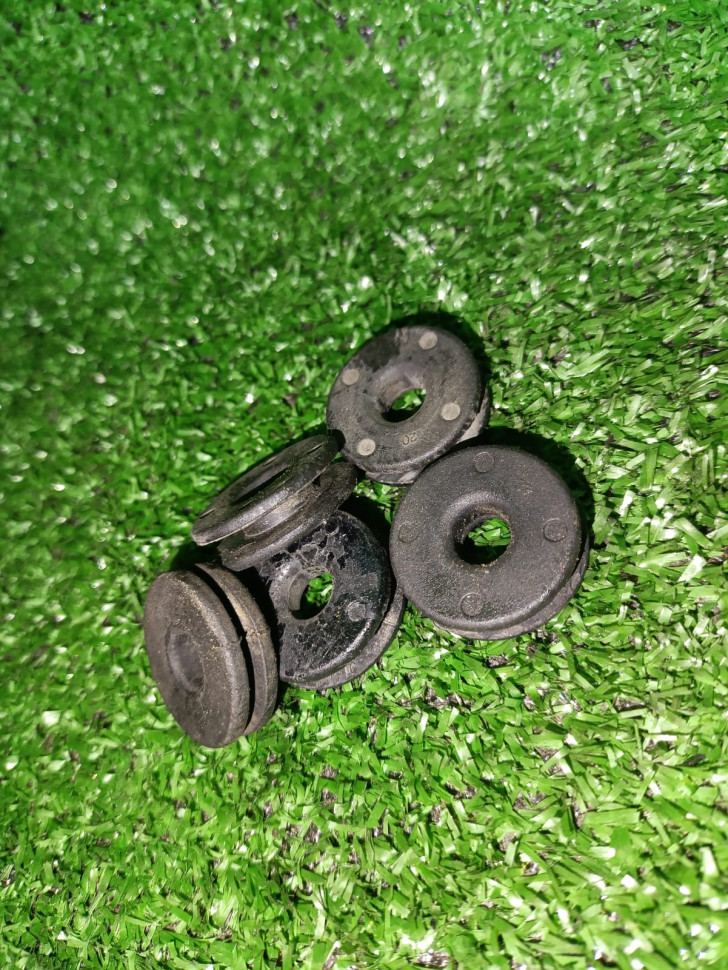 Резинки 5 штук Suzuki Boulevard M109R VZR 1800