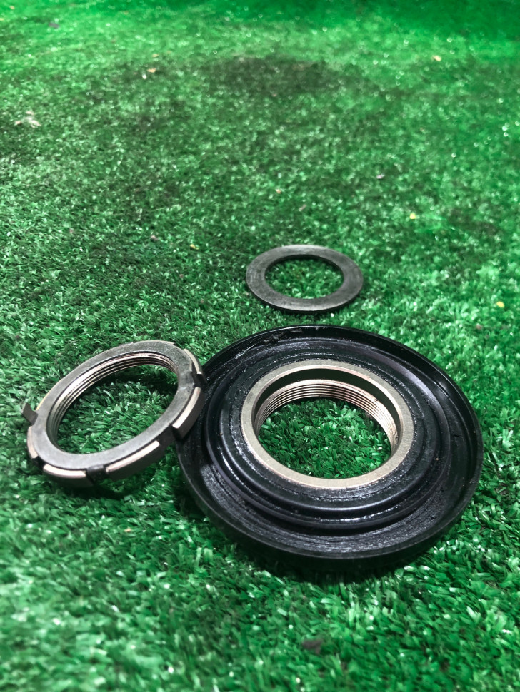 Гайки траверсы нижние Kawasaki ZX1000 Ninja ZX-10R 2004